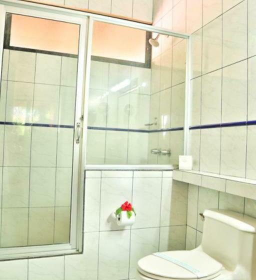 4인용 스탠다드 룸, The Backyard Beachfront