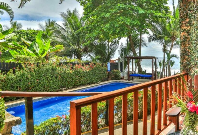 4인용 스탠다드 룸, The Backyard Beachfront