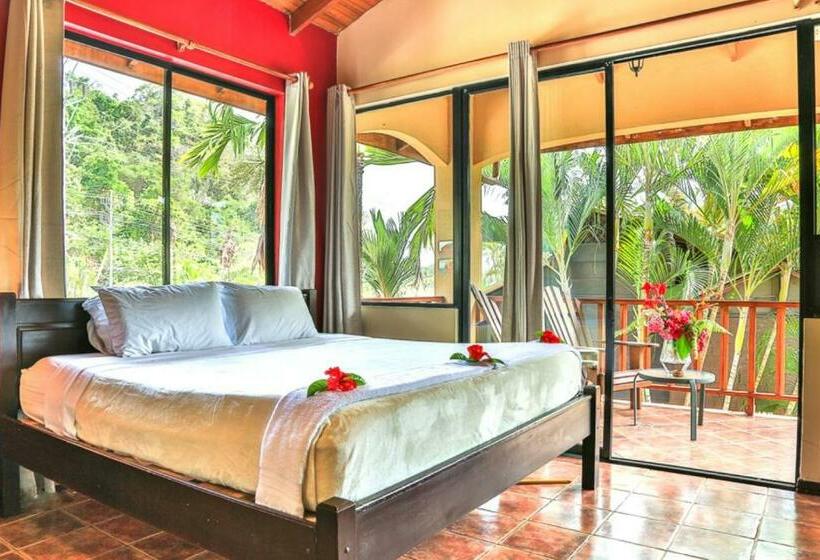 4인용 스탠다드 룸, The Backyard Beachfront