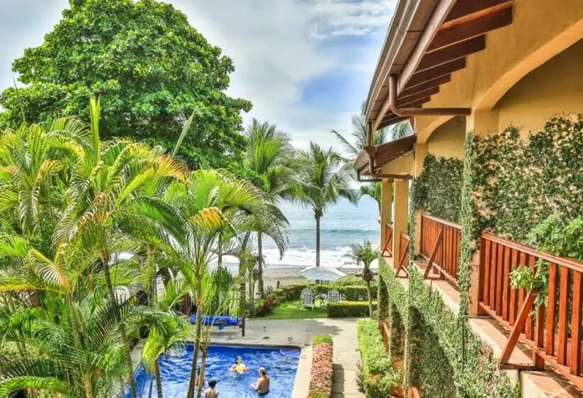 スタンダード４人部屋, The Backyard Beachfront