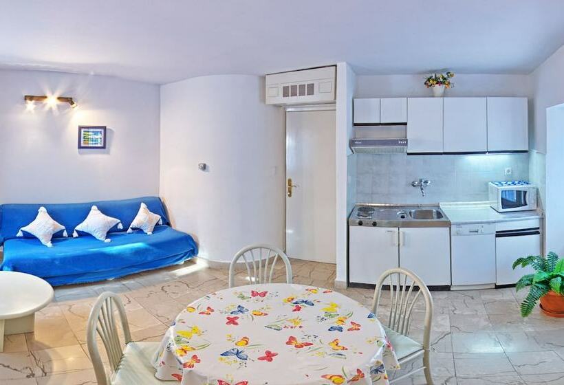 آپارتمان 1 خوابه, Villa šoulavy