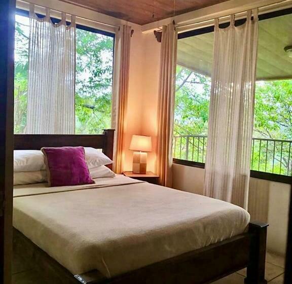 غرفة عائلية, Villas De La Colina