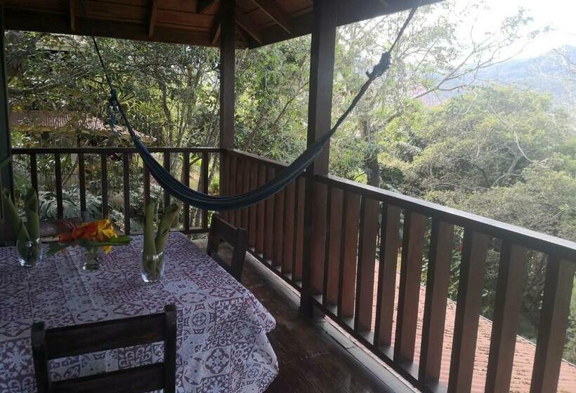 بنجلو قياسى, Villas De La Colina