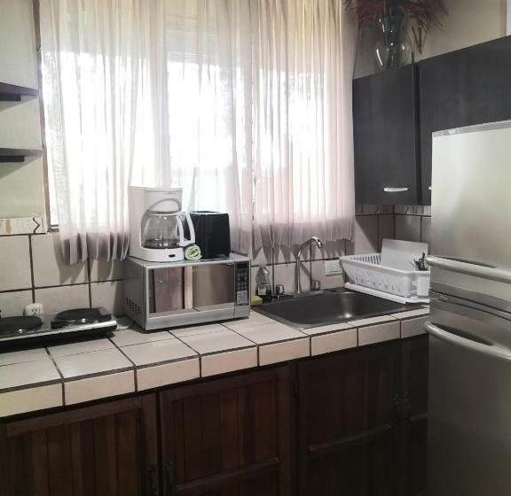 بنجلو قياسى, Villas De La Colina