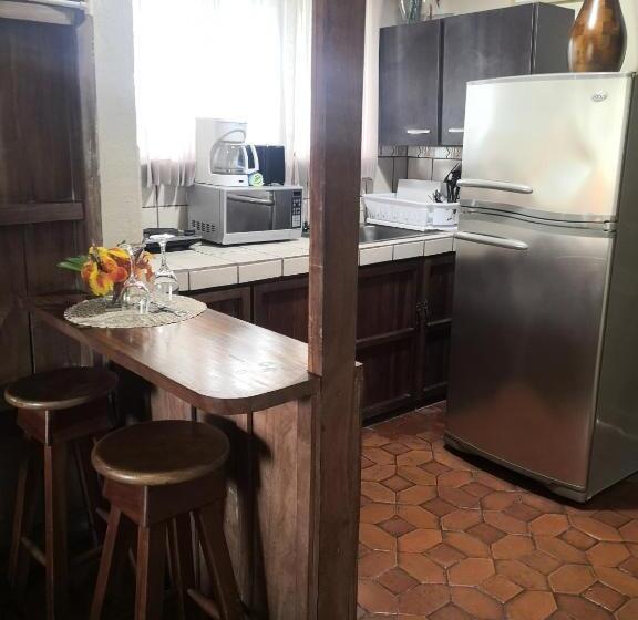 بنجلو قياسى, Villas De La Colina