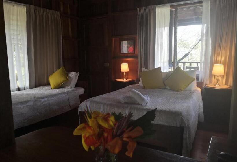 بنجلو قياسى, Villas De La Colina