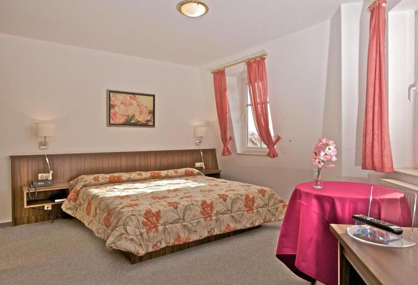 수피리어 룸, Weberhof