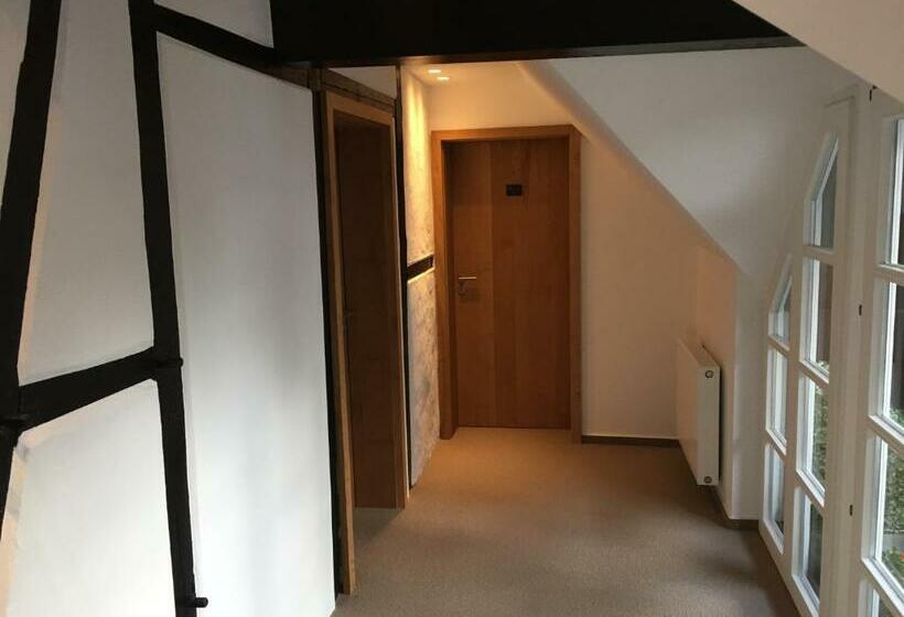 带大床的豪华间, Landhotel Gasthof Willecke