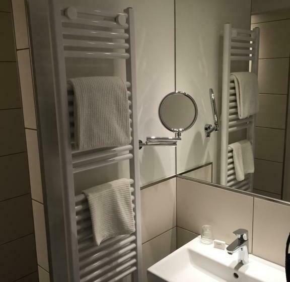 带大床的豪华间, Landhotel Gasthof Willecke