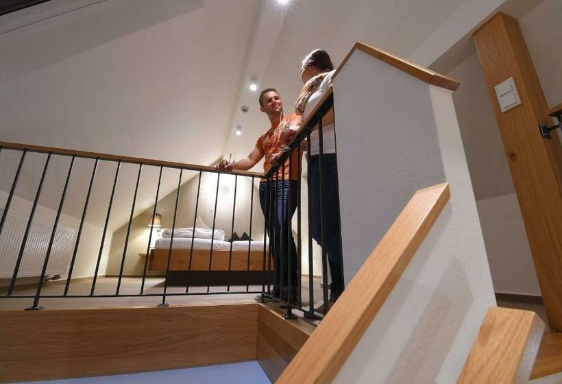 带大床的豪华间, Landhotel Gasthof Willecke