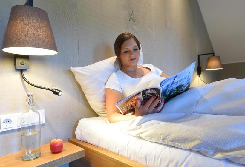 带大床的豪华间, Landhotel Gasthof Willecke