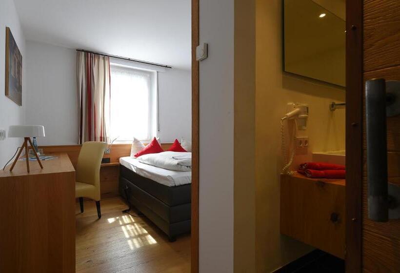 带大床的高级房间, Landhotel Gasthof Willecke