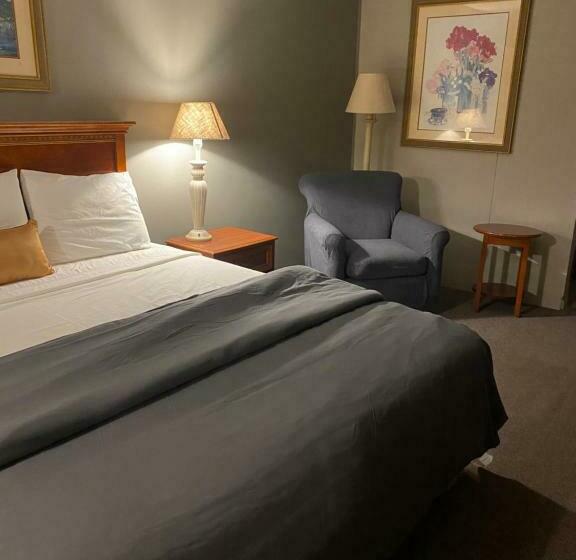 キングサイズベッドのスタンダードルーム, Paxton Inn Motel