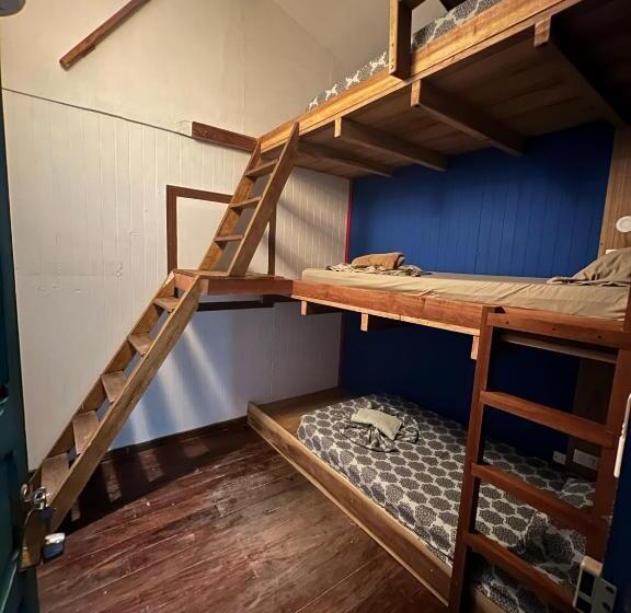 스탠다드 트리픔 룸 공동욕실, Playa 506 Beachfront Hostel