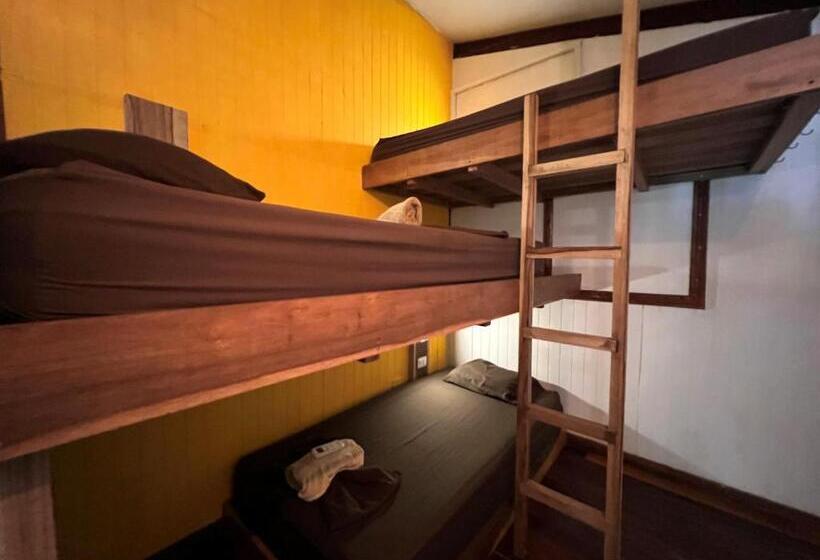 Трехместный Номер Стандарт Совместная Ванная, Playa 506 Beachfront Hostel