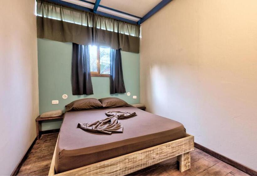 기본 룸 공용 욕실, Playa 506 Beachfront Hostel