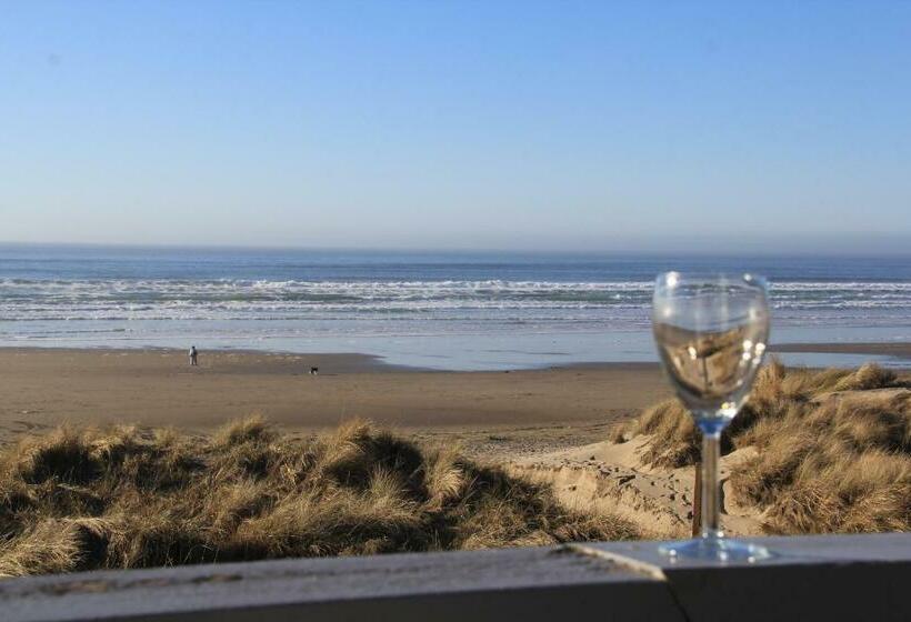 패밀리 스위트, Sunset Surf Motel