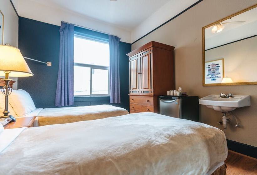 Номер Стандарт Совместная Ванная, Ambassador   Hostel