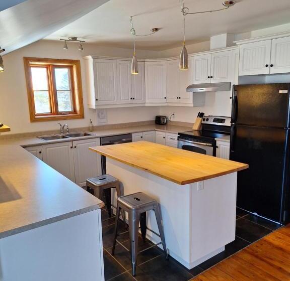 דירת חדר נוף לגינה, Auberge Le P Tit Bonheur   Hostel