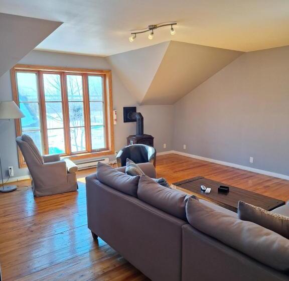 דירת חדר נוף לגינה, Auberge Le P Tit Bonheur   Hostel