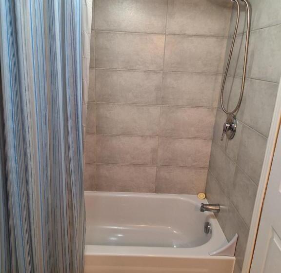 غرفة عائلية, Auberge Le P Tit Bonheur   Hostel