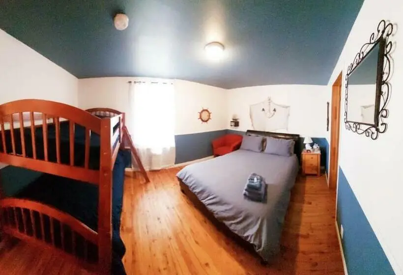 スタンダードルーム, Auberge Le P Tit Bonheur Hostel