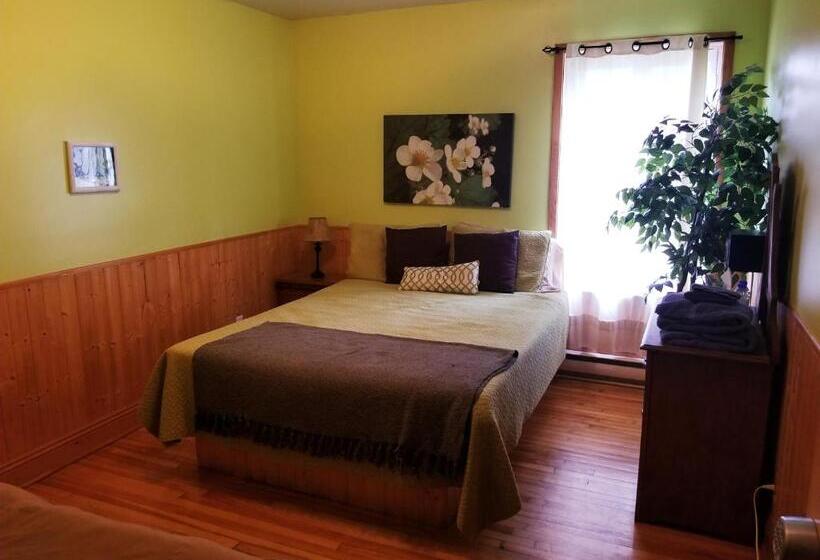 Номер Стандарт, Auberge Le P Tit Bonheur   Hostel