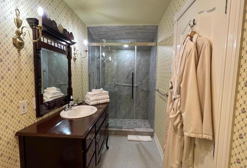 اتاق لوکس با تخت بزرگ, Bedham Hall B&b