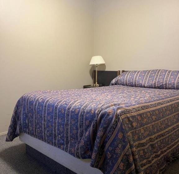 غرفة قياسية ثلاثية, Capri Motor Inn