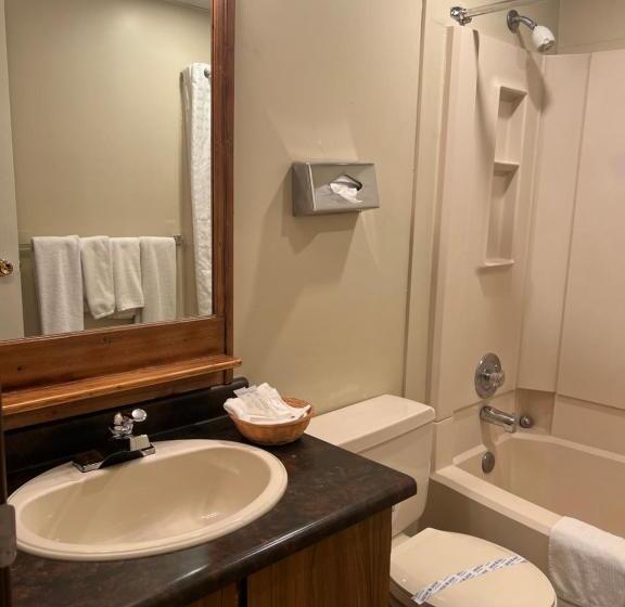 غرفة قياسية ثلاثية, Capri Motor Inn