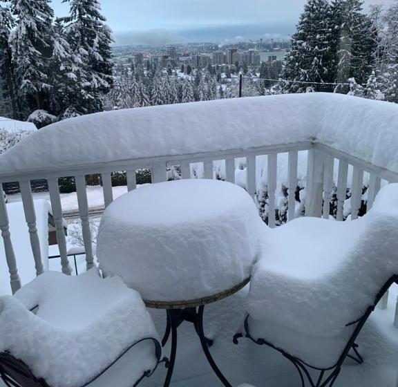 オーシャンビューデラックススイート, Crystal S View Bed & Breakfast