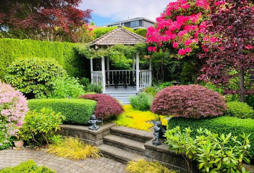 デラックススイート, Crystal S View Bed & Breakfast