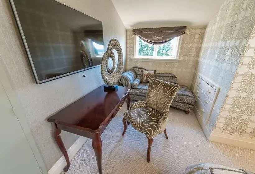 سوییت با چشم‌انداز دریا, Crystal S View Bed & Breakfast