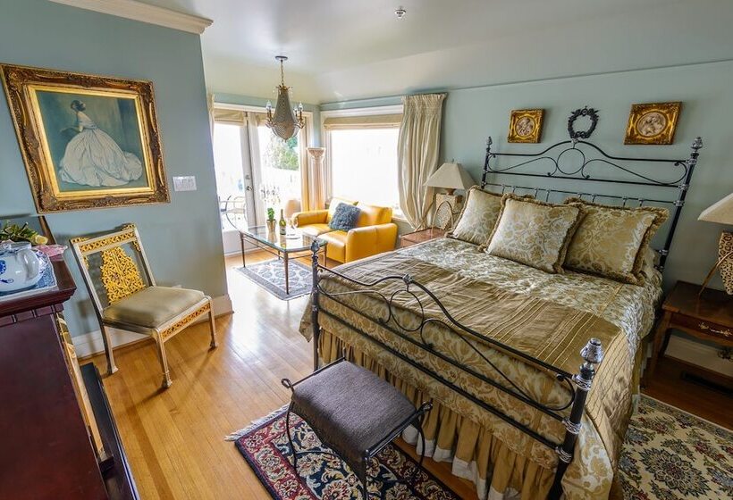 デラックススイート, Crystal S View Bed & Breakfast