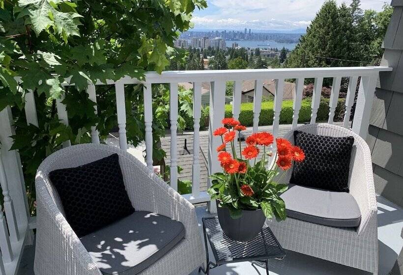 Люкс Повышенной Комфортности, Crystal S View Bed & Breakfast