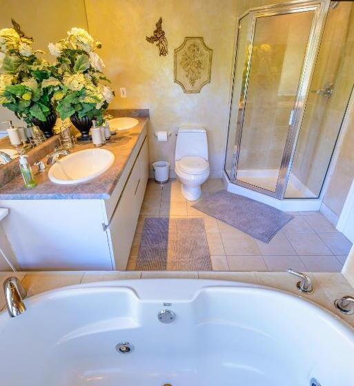 Люкс Deluxe Вид на Море, Crystal S View Bed & Breakfast