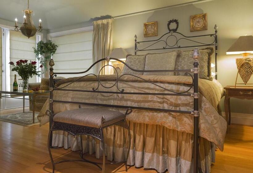 Люкс Deluxe Вид на Море, Crystal S View Bed & Breakfast