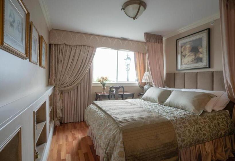 デラックススイート, Crystal S View Bed & Breakfast