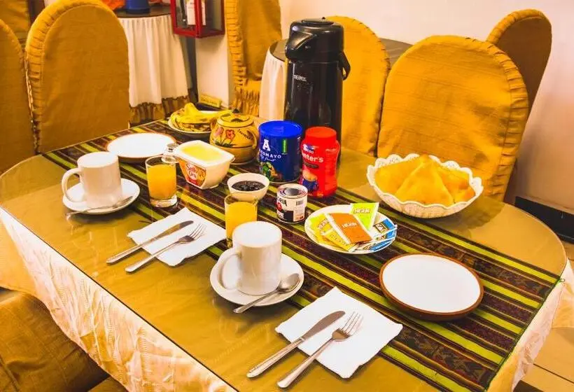 バスルーム共有のトリプルスタンダード, Hostal Virgen De Las Nieves Ii