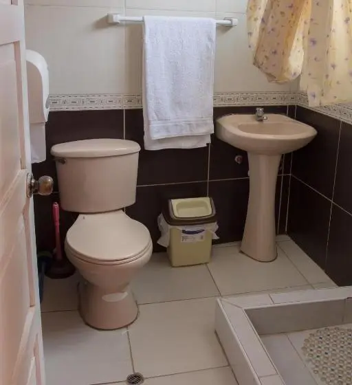 スタンダード4人部屋, Hostal Virgen De Las Nieves Ii
