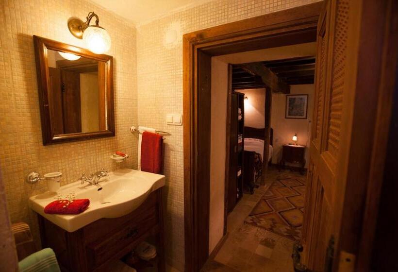 جناح جونيور مزود بمطبخ, Hoyran Wedre Country Houses