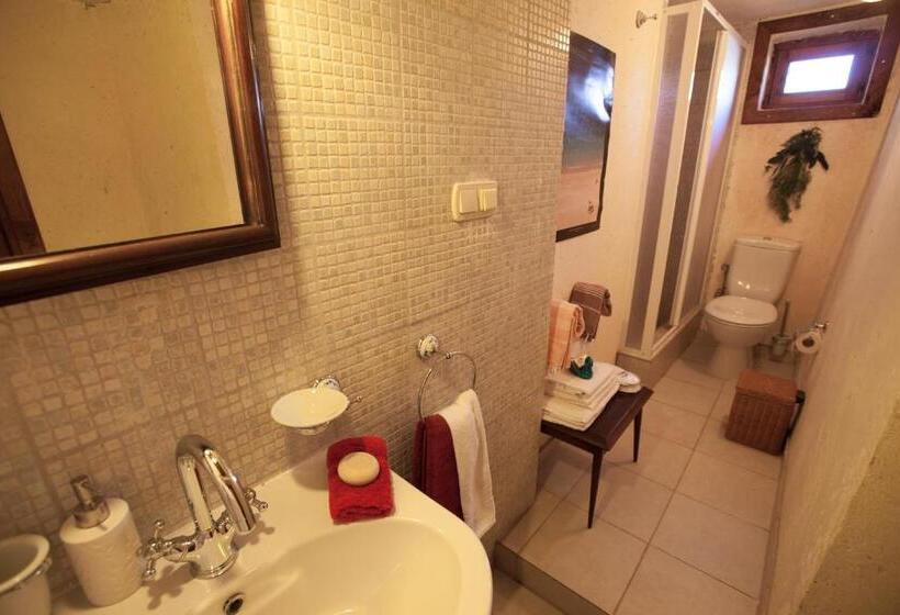 جناح جونيور, Hoyran Wedre Country Houses