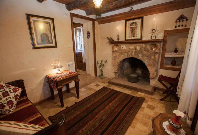 جناح جونيور, Hoyran Wedre Country Houses