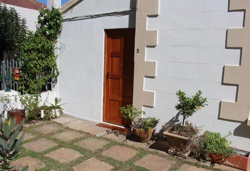 اتاق استاندارد یک نفره, Knysna Manor House