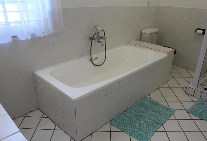 اتاق استاندارد چهار تخته, Knysna Manor House