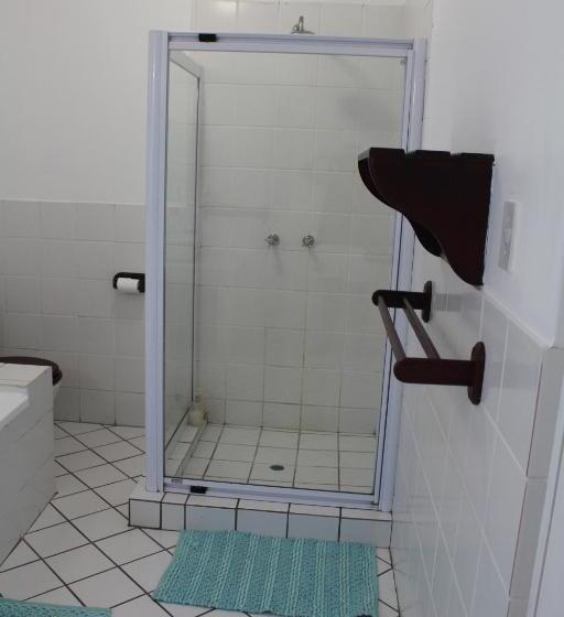 اتاق استاندارد چهار تخته, Knysna Manor House