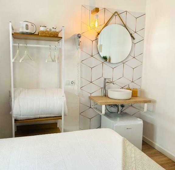اتاق استاندارد با سرویس بهداشتی مشترک, La Bartola Guesthouse
