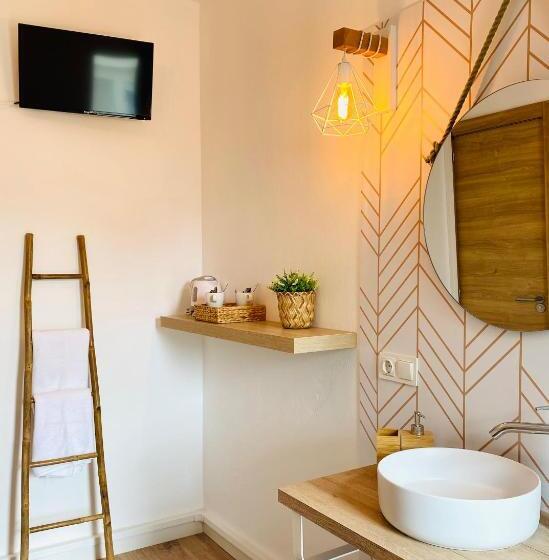 اتاق استاندارد با تختخواب دوطبقه و حمام مشترک, La Bartola Guesthouse