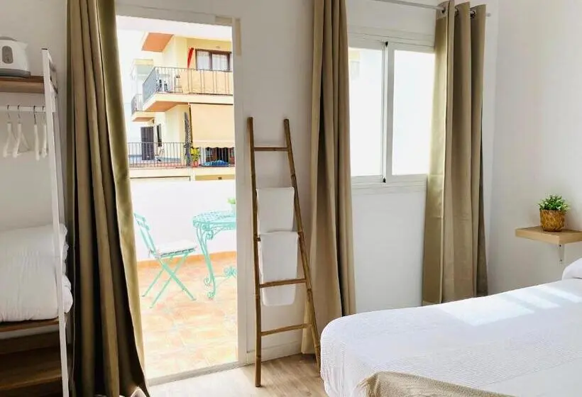 اتاق استاندارد با سرویس بهداشتی مشترک, La Bartola Guesthouse