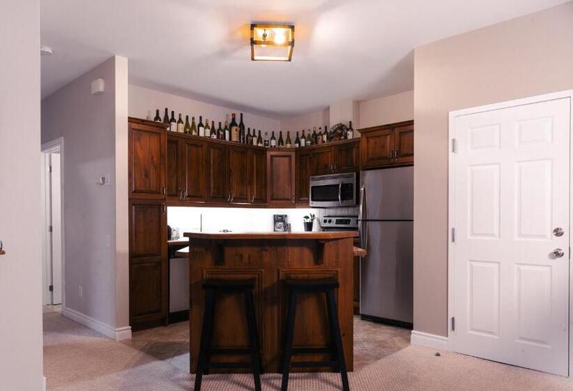 Апартаменты 2 Спальни, Mont Blanc Hôtel & Condos